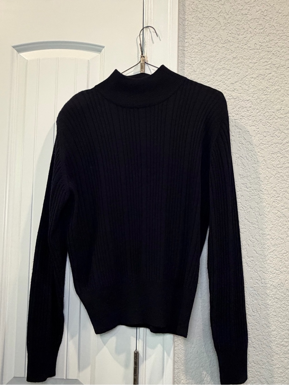 100% Merino Wool Valerie Stevens Black Ribbed Mock Turtleneck Sweater
